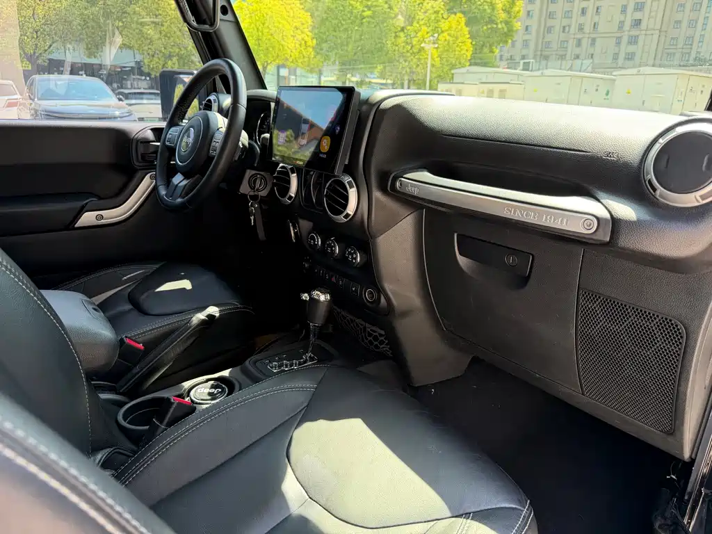 Jeep Wrangler — миниатюра 13