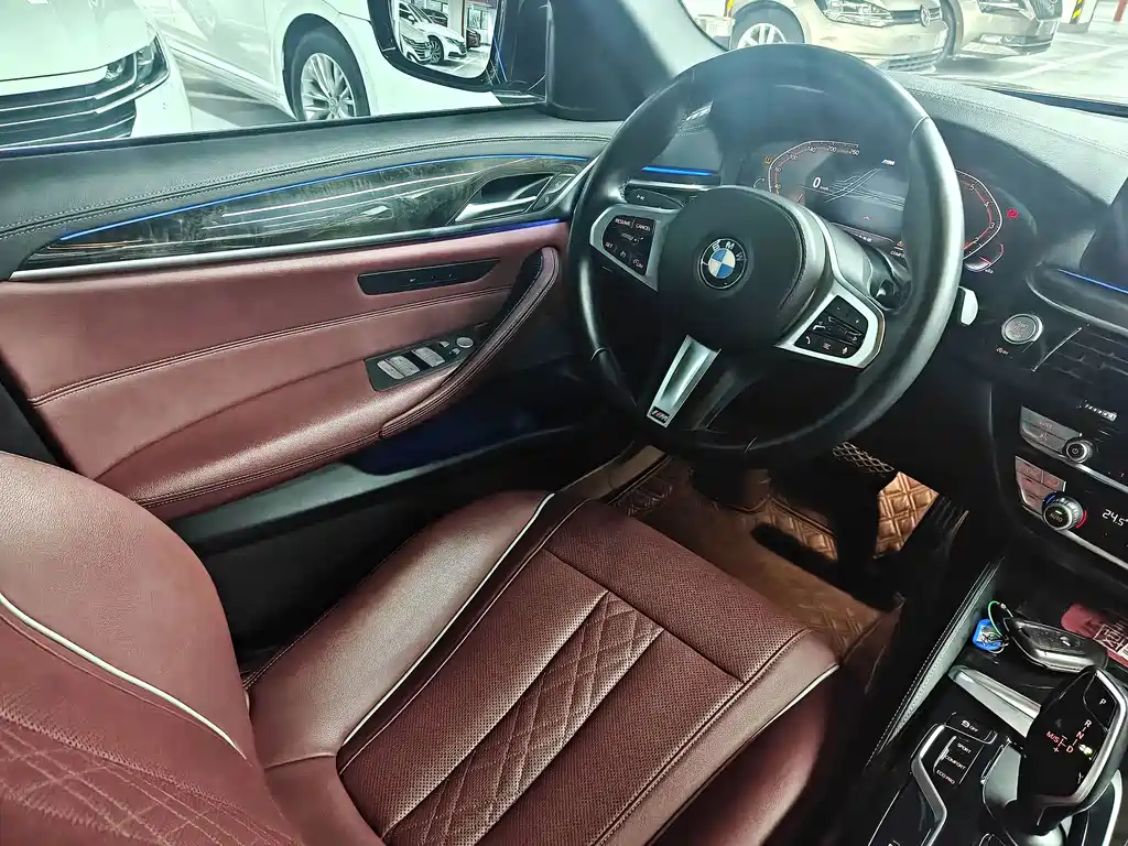 BMW 5 Series — миниатюра 7