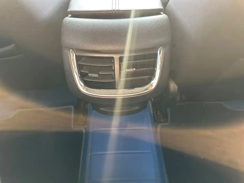 Chevrolet Malibu XL — миниатюра 7