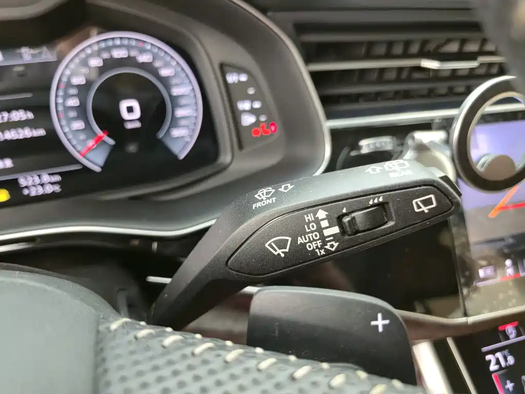 Audi Q7 — миниатюра 10