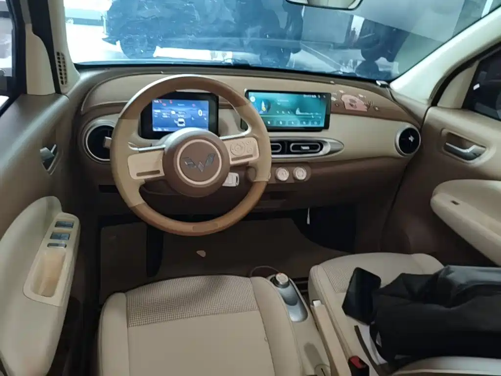Wuling MINIEV — миниатюра 10