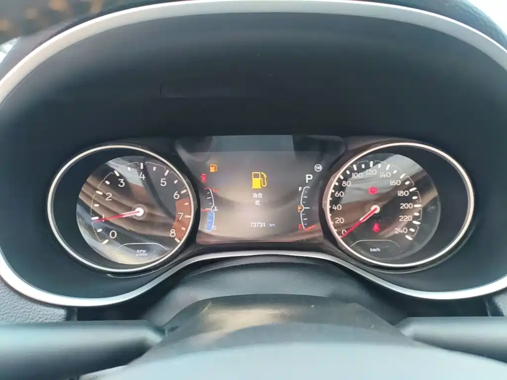 Jeep Compass — миниатюра 12