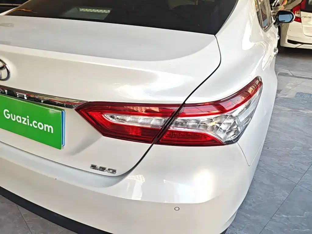 Toyota Camry — миниатюра 8