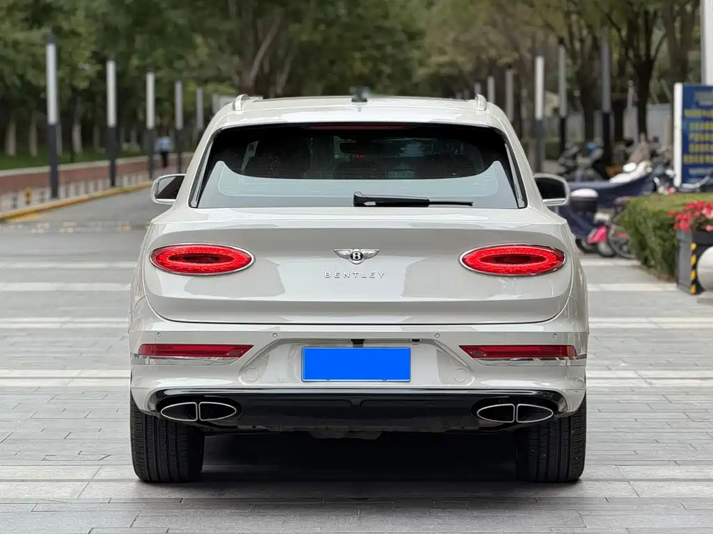 Bentley Bentayga — миниатюра 5