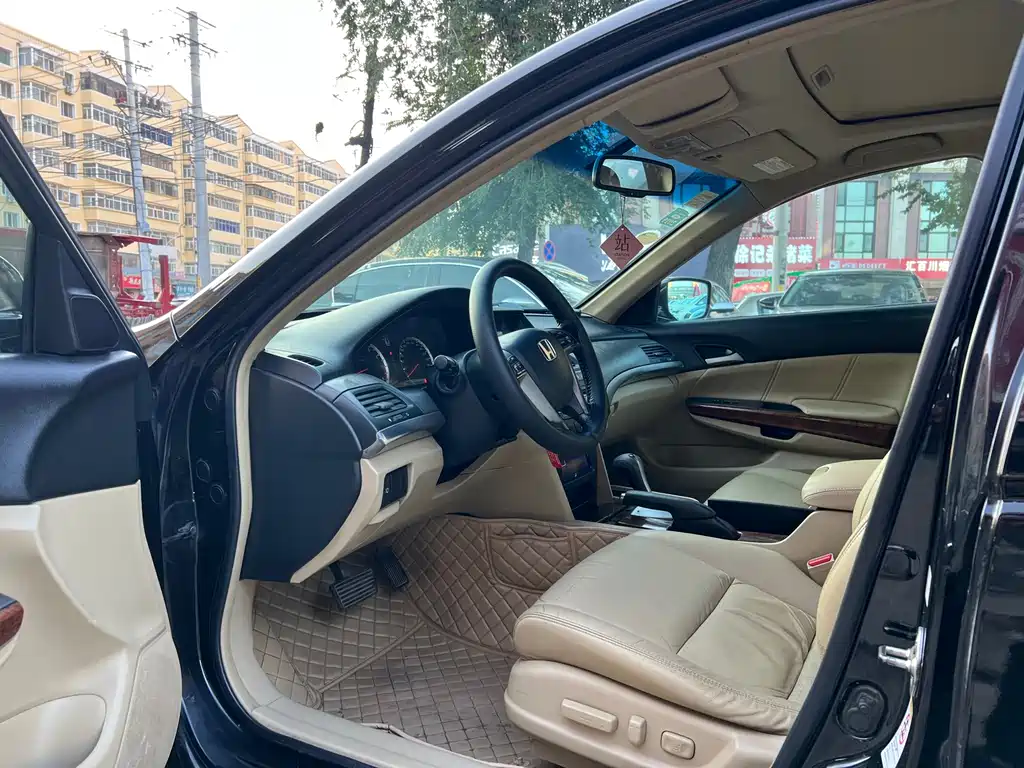 Honda Accord — миниатюра 9