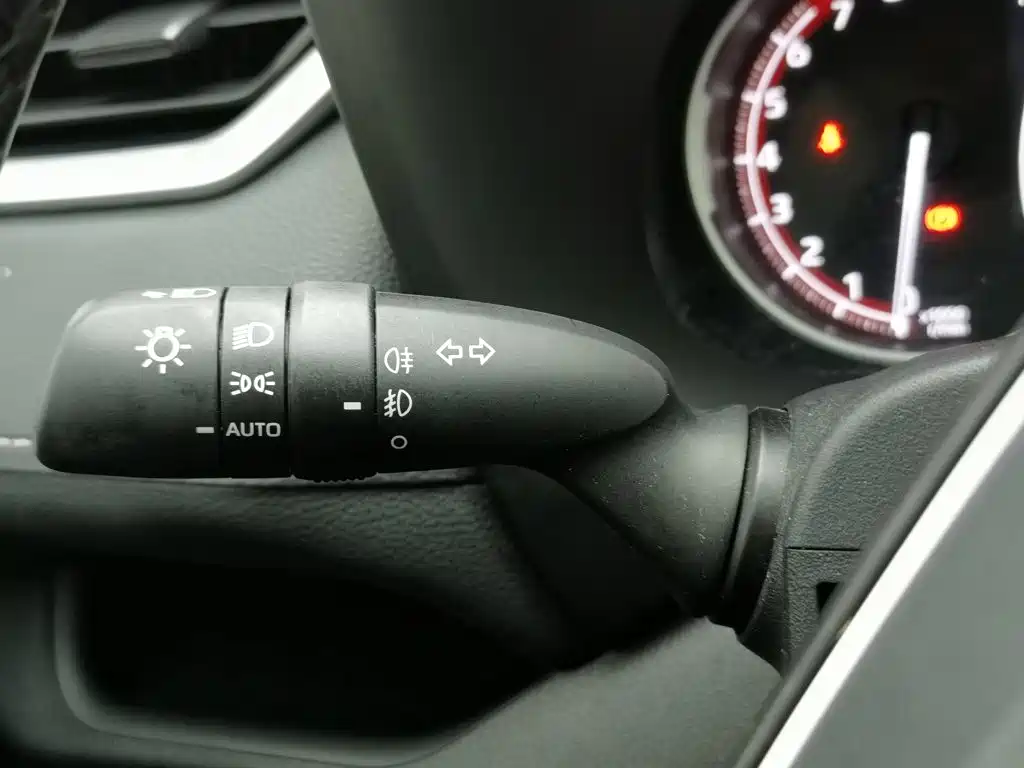 Toyota RAV4 — миниатюра 21