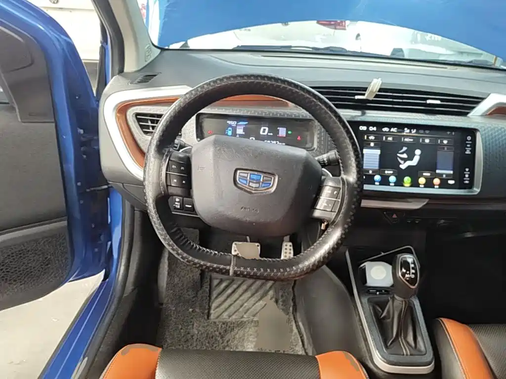 Geely Vision X1 — миниатюра 11