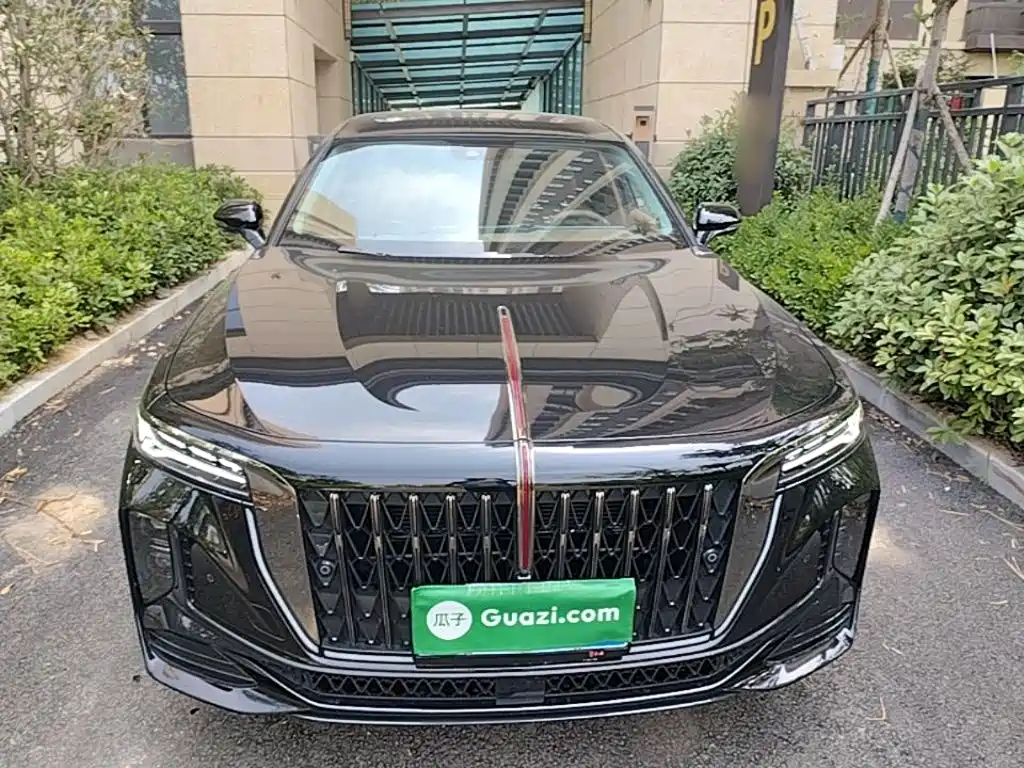 Hongqi H9 2025 2.0T 5 мест