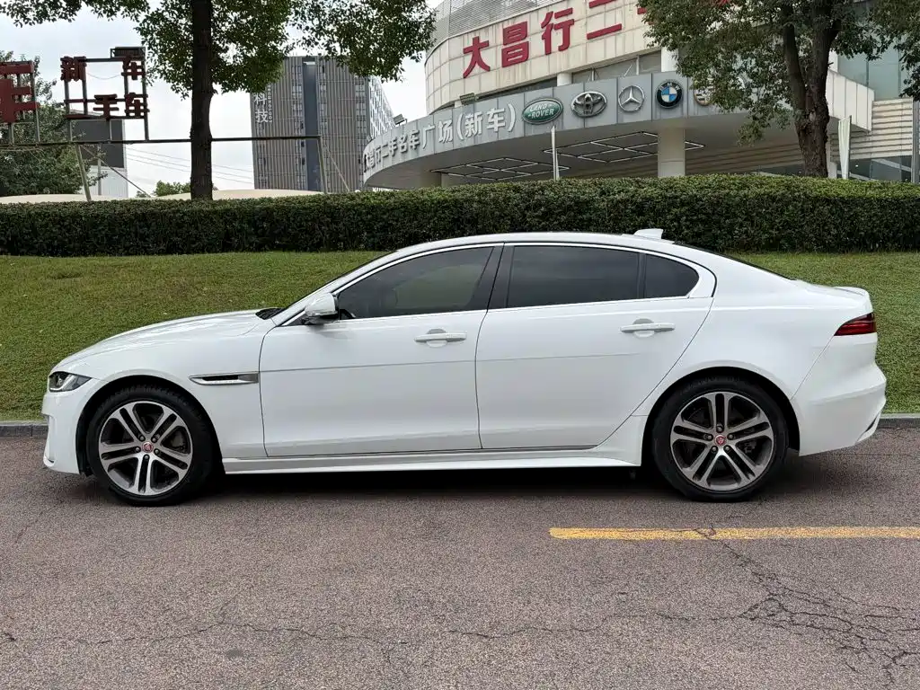 Jaguar XEL — миниатюра 3