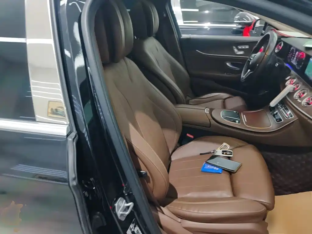 Mercedes-Benz E-Class — миниатюра 25