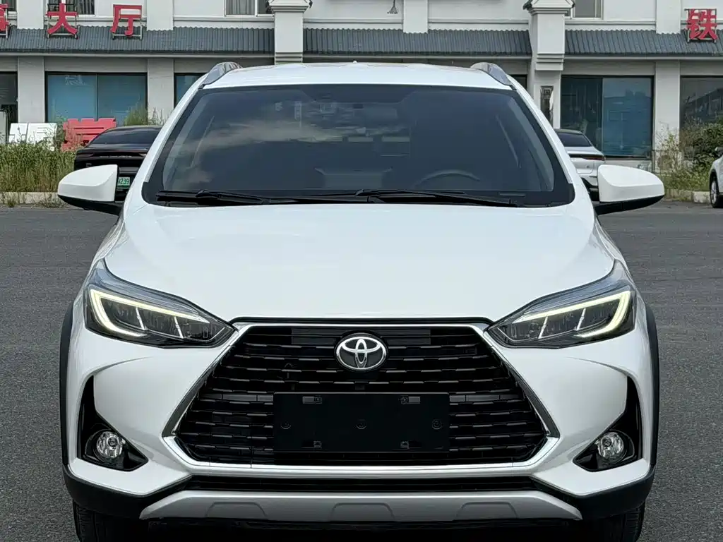 Toyota Yaris L Zhixuan X 1.5L CVT Luxury PLUS Edition, фото 2