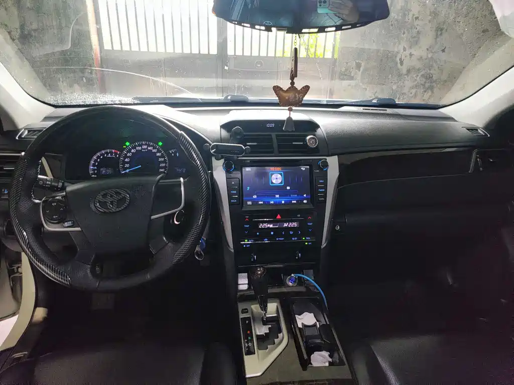Toyota Camry — миниатюра 4
