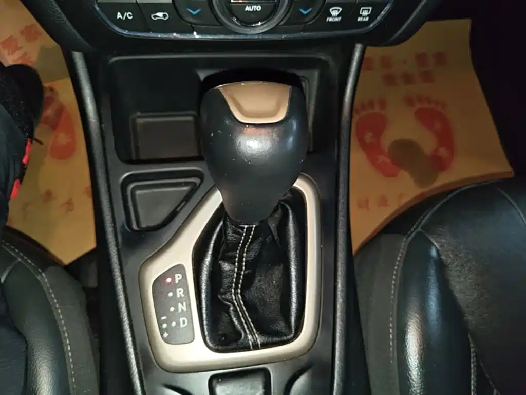 Jeep Cherokee — миниатюра 14