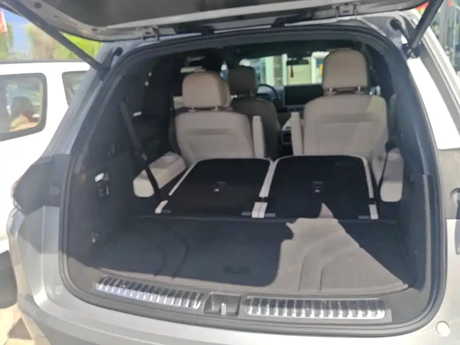 Li Auto Li L8 — миниатюра 4