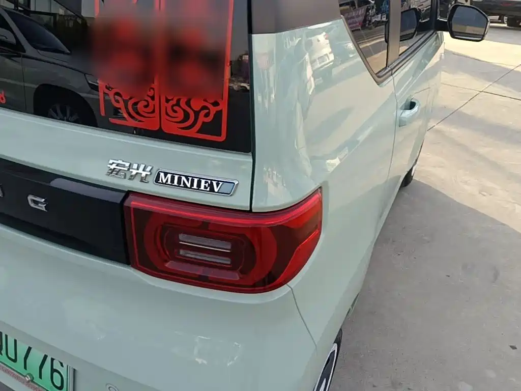 Wuling MINIEV — миниатюра 8