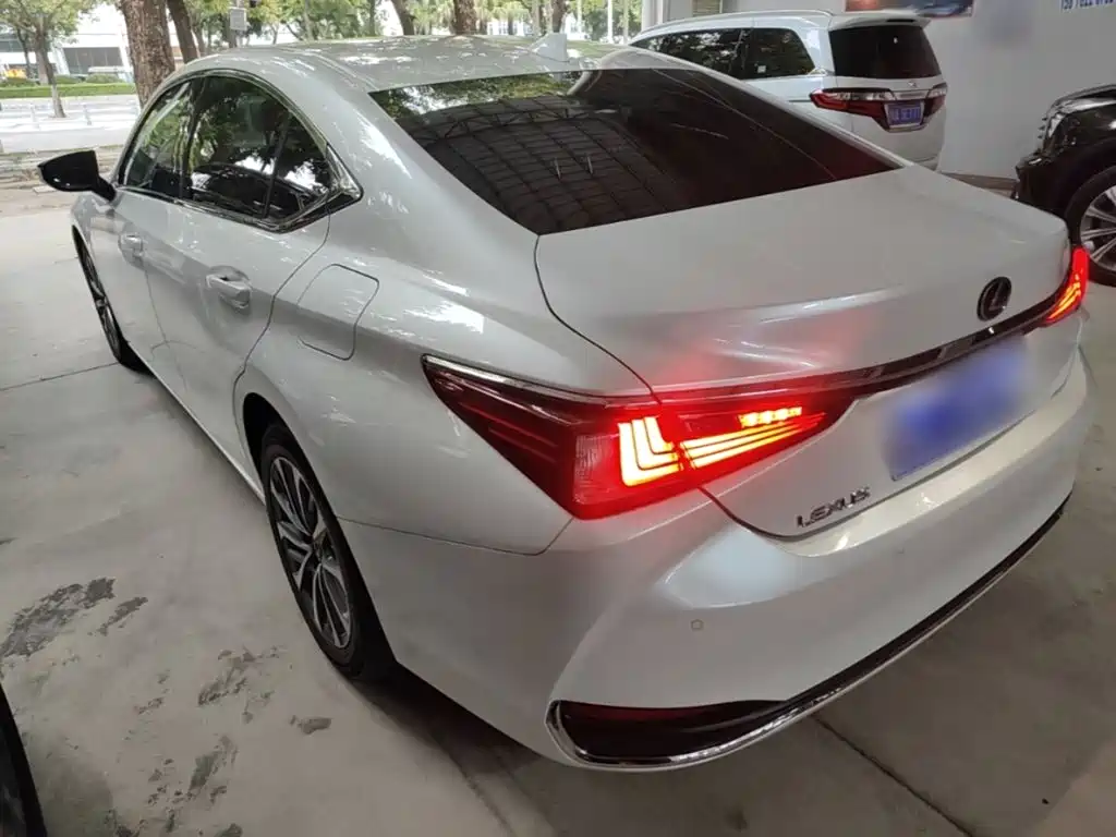 Lexus ES — миниатюра 5