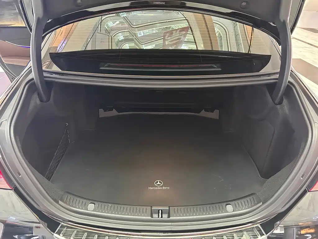 Mercedes-Benz E-Class — миниатюра 14