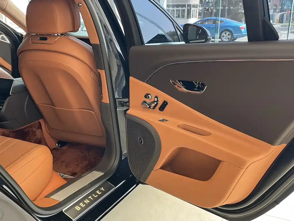 Bentley Flying Spur — миниатюра 18