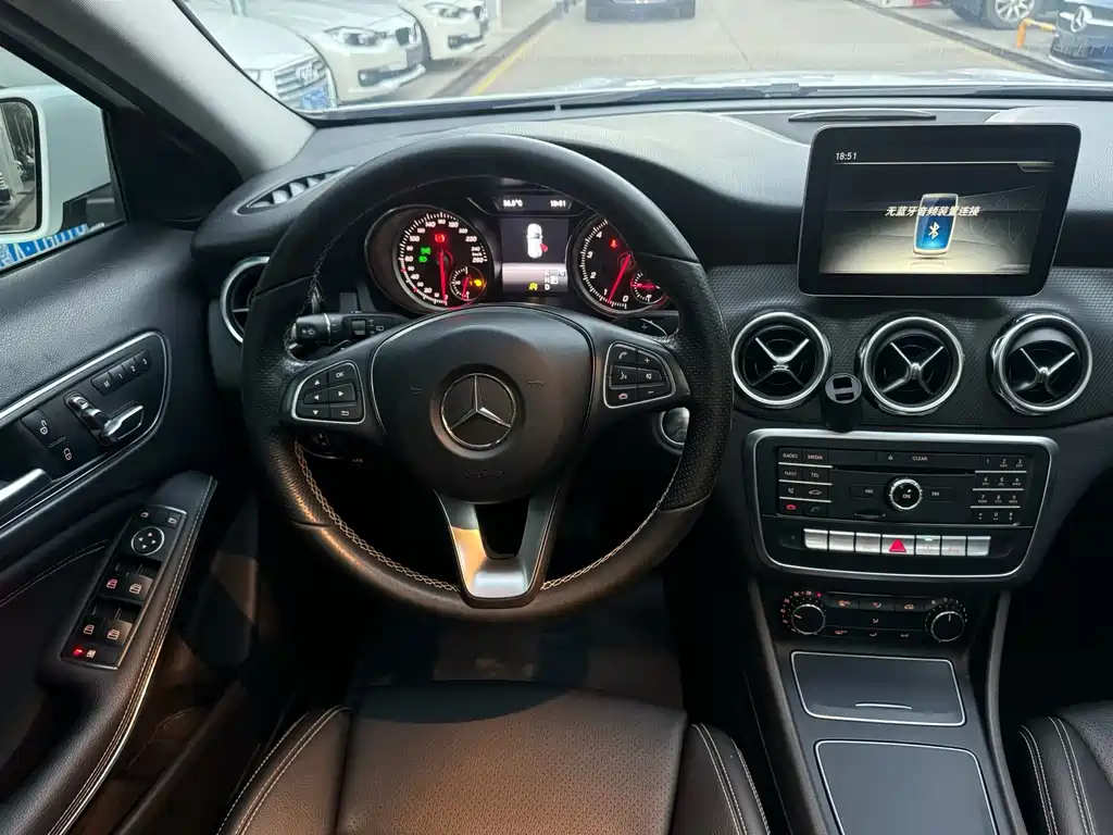 Mercedes-Benz GLA — миниатюра 7