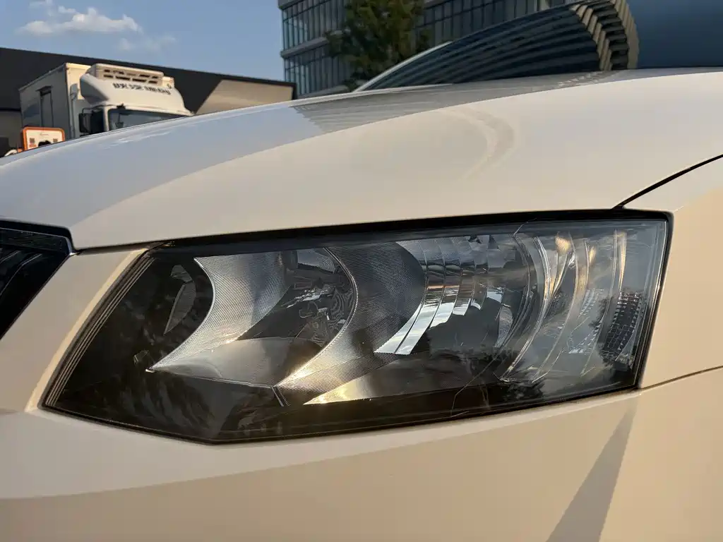 Skoda Octavia — миниатюра 4