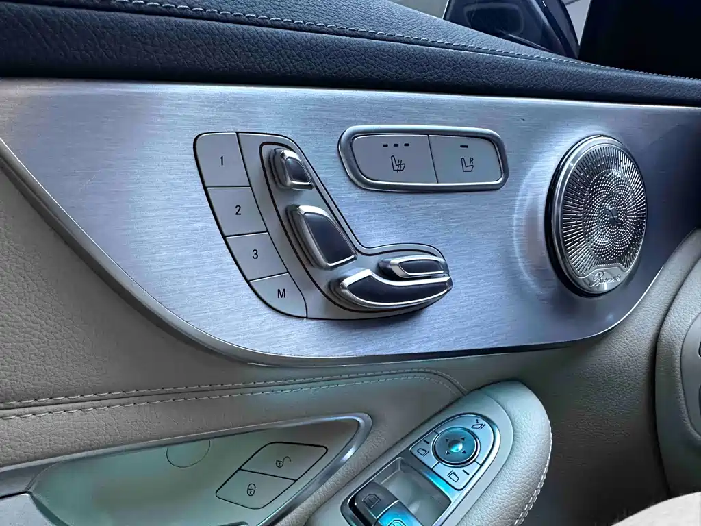 Mercedes-Benz C-Class (Import) — миниатюра 14