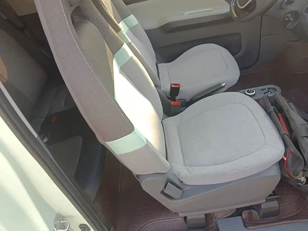 Wuling MINIEV — миниатюра 25