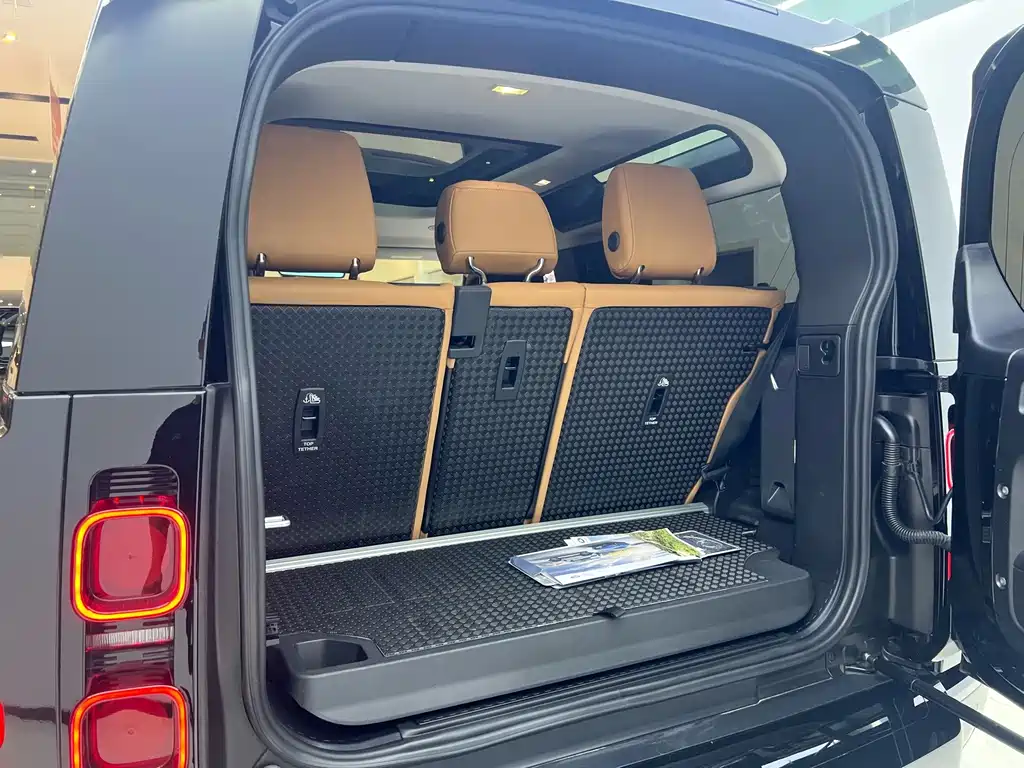 Land Rover Defender — миниатюра 21