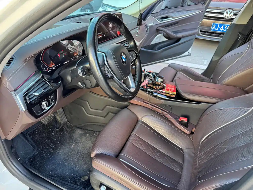 BMW 5 Series — миниатюра 9