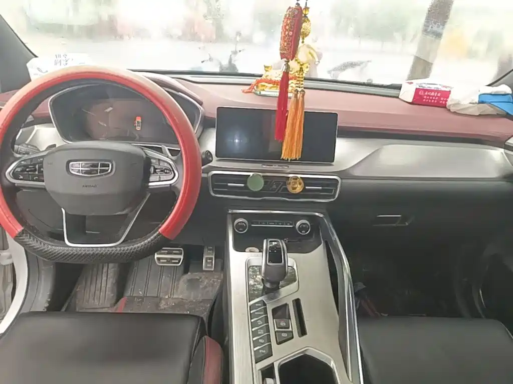 Geely Binyue — миниатюра 13