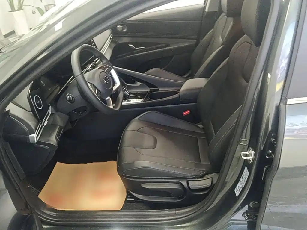 Hyundai Elantra — миниатюра 15