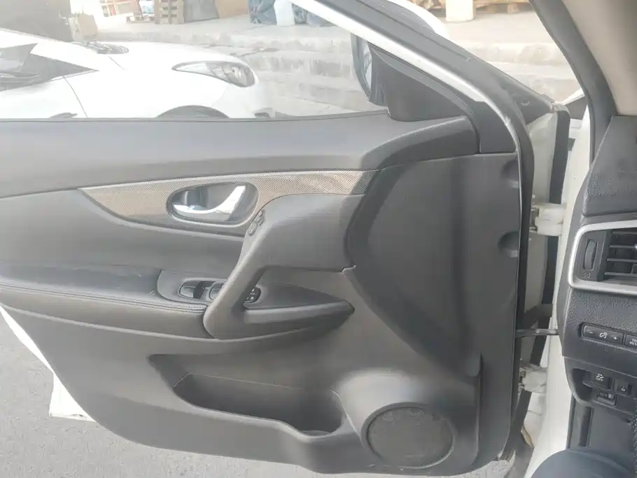 Nissan X-Trail — миниатюра 7