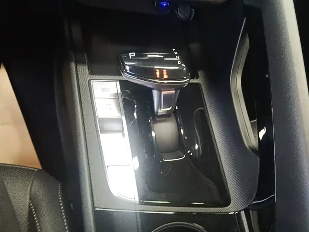 Hyundai Elantra — миниатюра 14