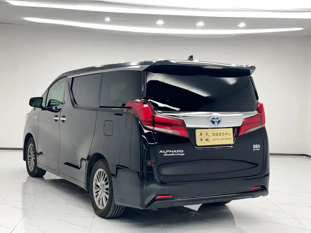 Toyota Alphard — миниатюра 28