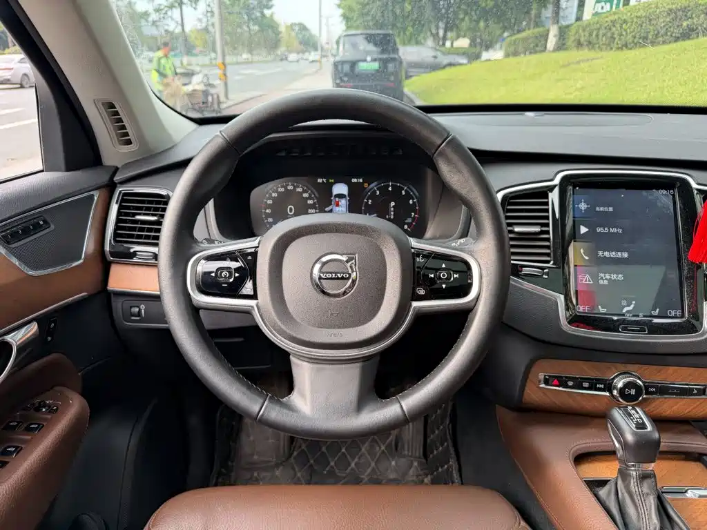 Volvo XC90 — миниатюра 14