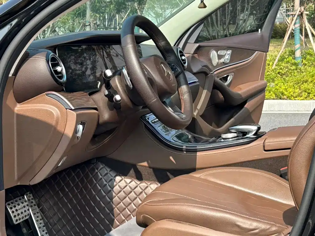 Mercedes-Benz E-Class — миниатюра 4