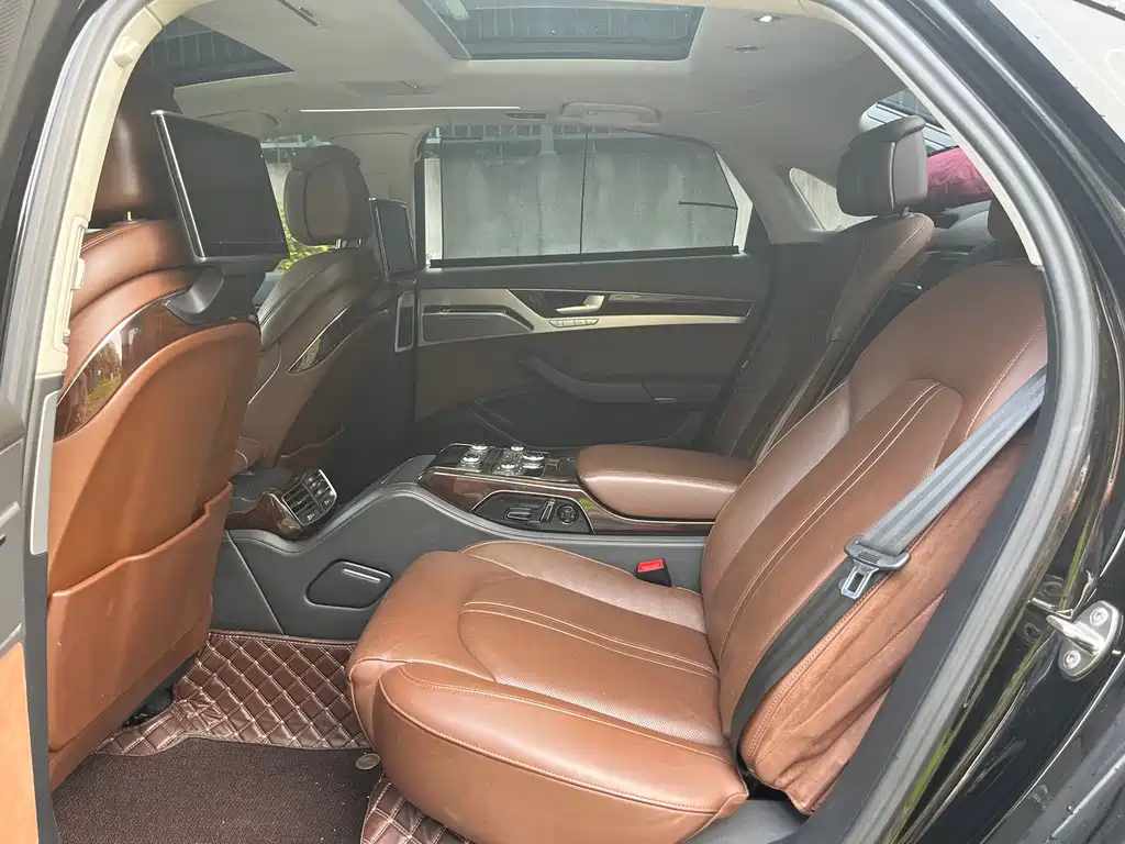 Audi A8 — миниатюра 8