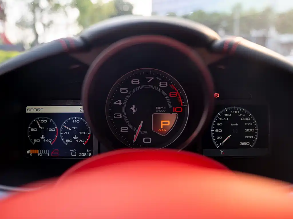 Ferrari F12berlinetta - фото 11