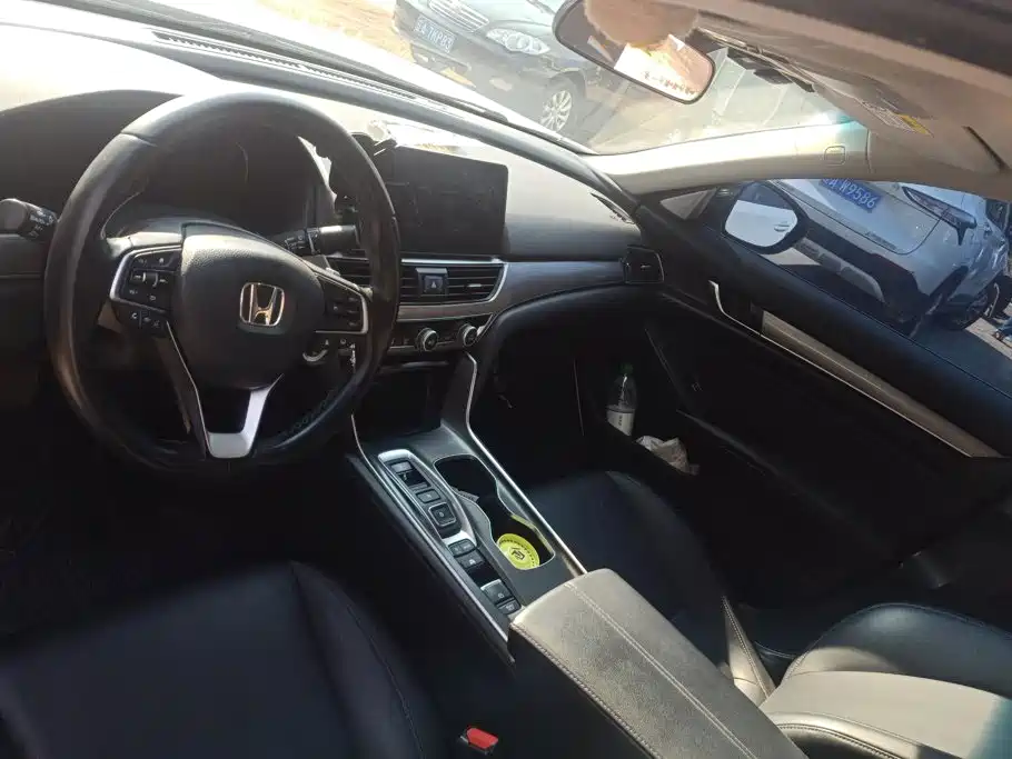 Honda Accord — миниатюра 12