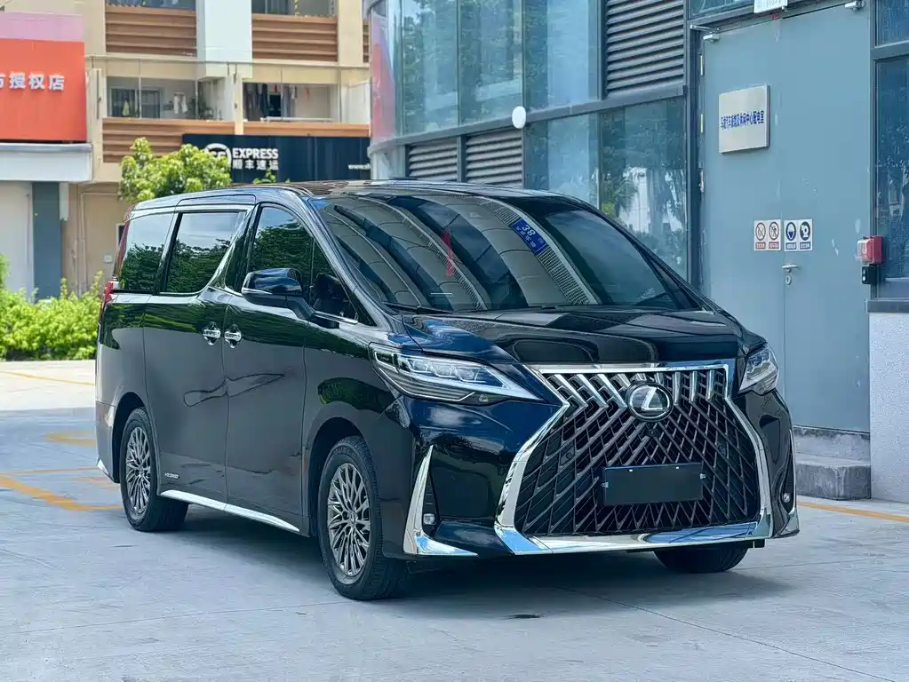 Lexus LM — миниатюра 3