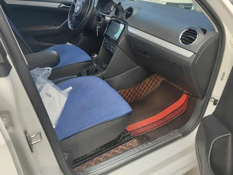 Volkswagen Jetta — миниатюра 8