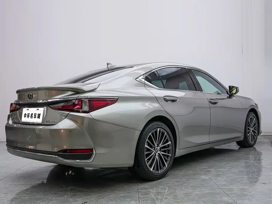 Lexus ES — миниатюра 18
