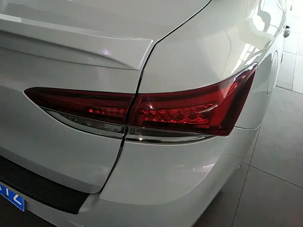 Buick Excelle — миниатюра 8