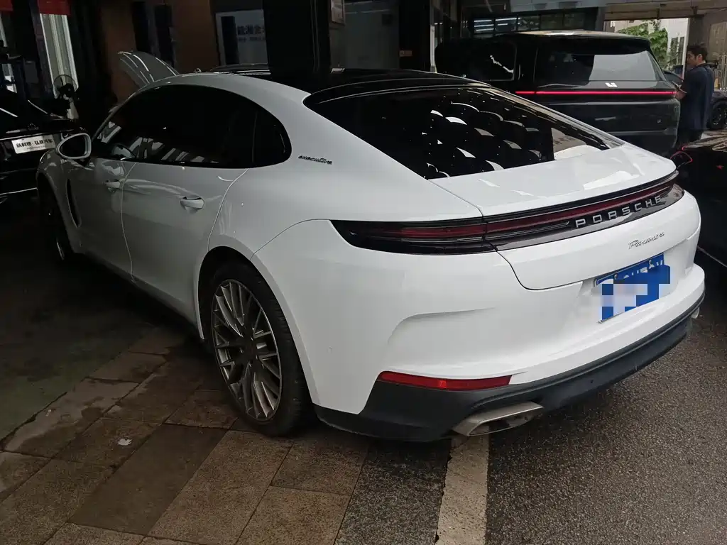 Porsche Panamera — миниатюра 8