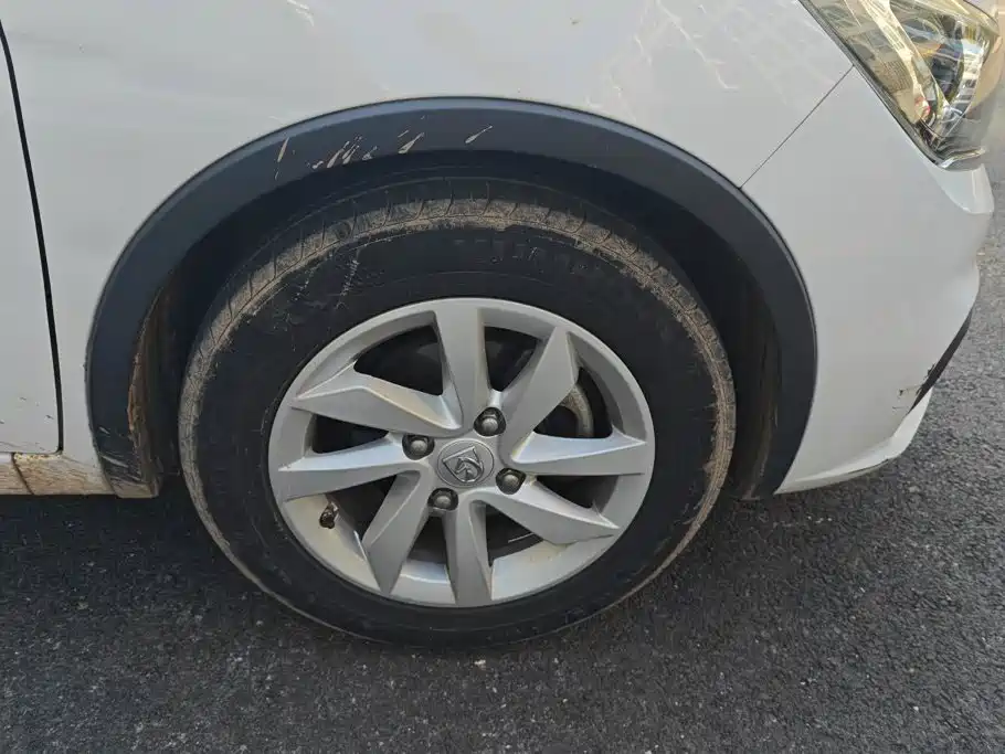 Baojun 310W — миниатюра 6