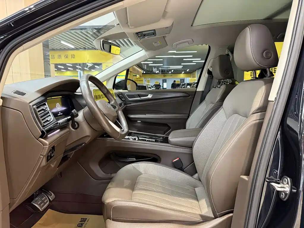 Volkswagen Viloran 2022 380TSI