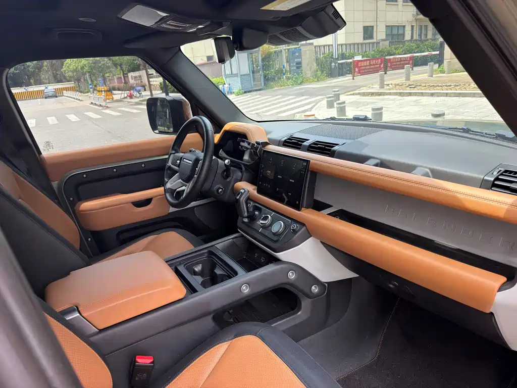 Land Rover Defender — миниатюра 9