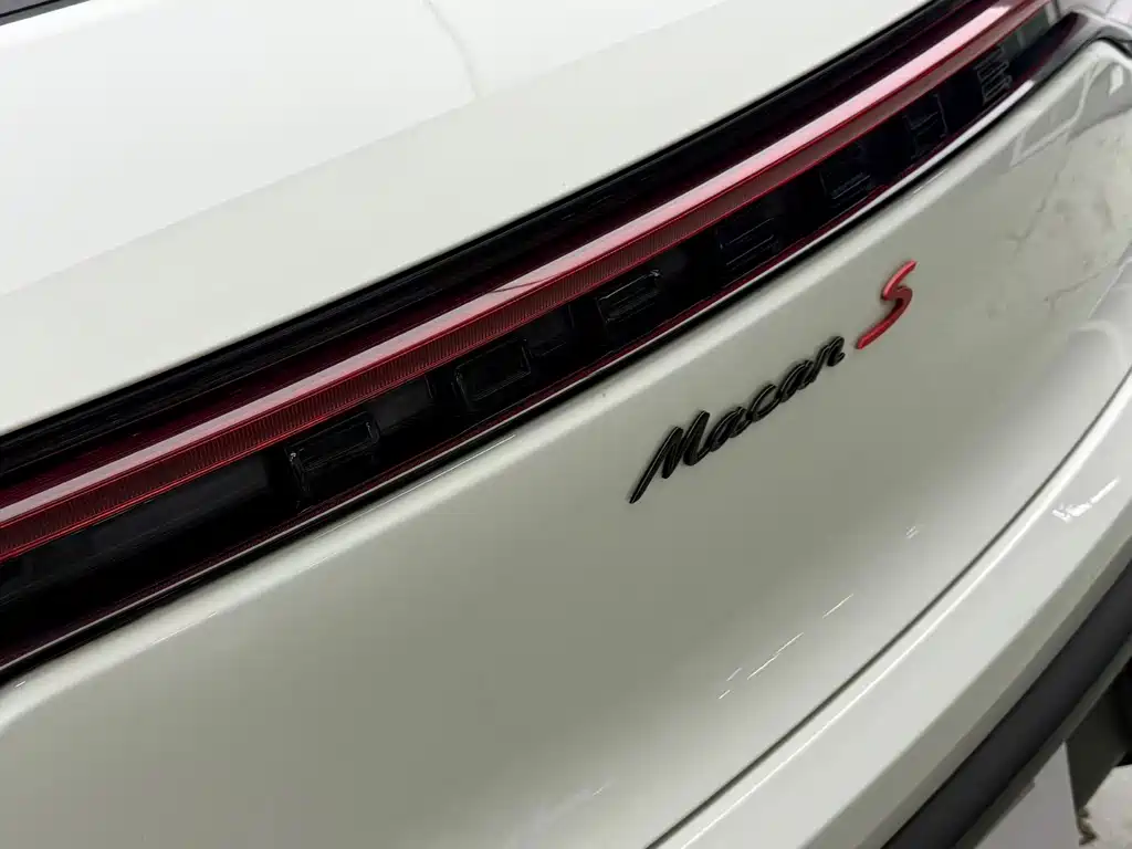 Porsche Macan — миниатюра 10