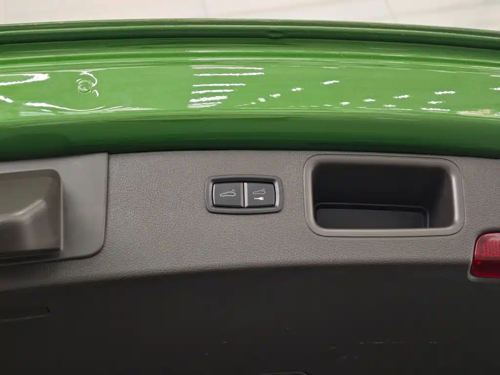 Porsche Macan — миниатюра 18