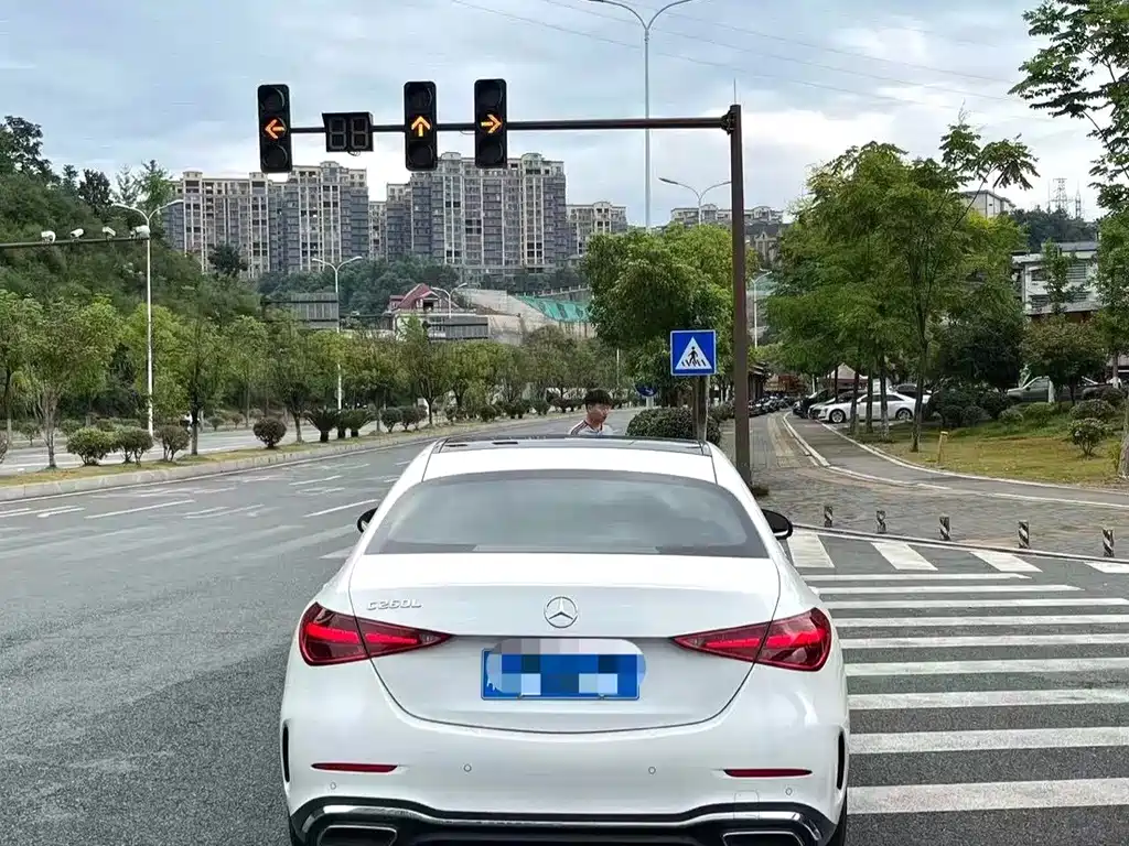 Mercedes-Benz C-Class — миниатюра 9