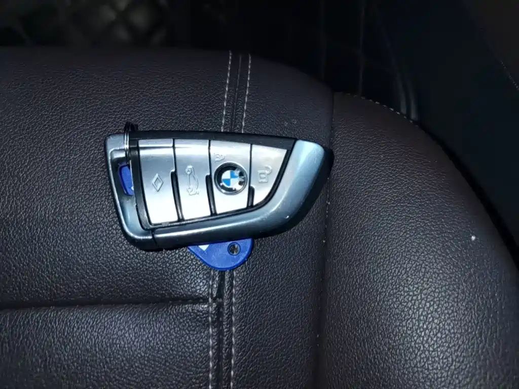 BMW 5 Series — миниатюра 9